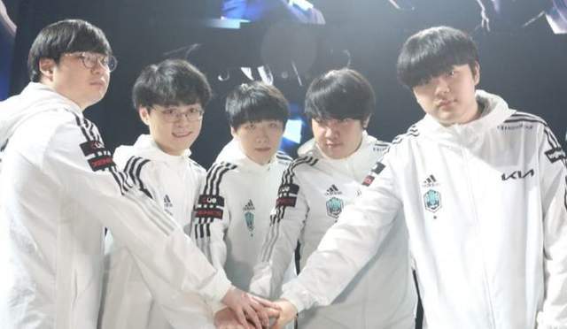 双雄对决 双雄对决